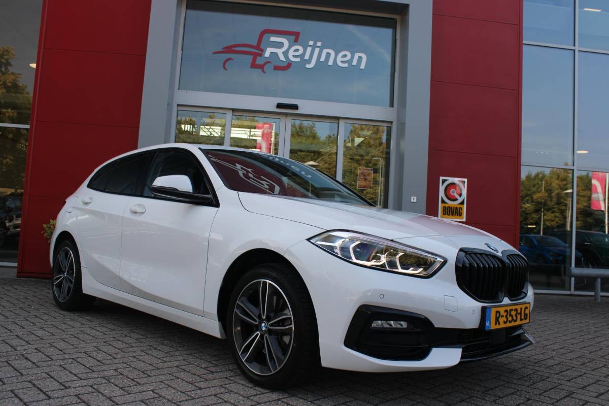 BMW 1 Serie BMW 1-serie 116i AUTOMAAT HIGH EXECUTIVE | DRAADLOZE APPLE CARPLAY/ANDROID AUTO | NAVIGATIE | PARKEERSENSOREN VOOR + ACHTER | SHADOW LINE | STOEL VERWARMING | CRUISE CONTROL | DAB+ RADIO | 17″ LICHTMETALEN VELGEN | DRAADLOZE TELEFOONLADER |