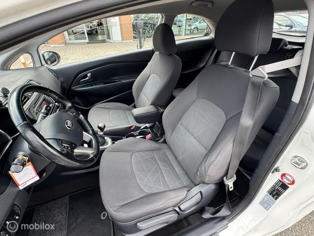 Kia Rio Kia Rio 1.2 CVVT DynamicLine 3 Deurs ,  Sport Velgen met brede banden , Bluetooth Parrot carkit , Airco , Electr.  ramen , Centrale deur vergrendeling met afstandsbediening ,  Cruise controle