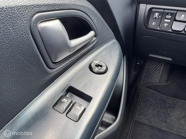 Kia Rio Kia Rio 1.2 CVVT DynamicLine 3 Deurs ,  Sport Velgen met brede banden , Bluetooth Parrot carkit , Airco , Electr.  ramen , Centrale deur vergrendeling met afstandsbediening ,  Cruise controle