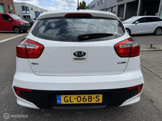 Kia Rio Kia Rio 1.2 CVVT DynamicLine 3 Deurs ,  Sport Velgen met brede banden , Bluetooth Parrot carkit , Airco , Electr.  ramen , Centrale deur vergrendeling met afstandsbediening ,  Cruise controle