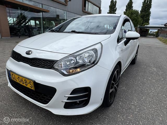 Kia Rio Kia Rio 1.2 CVVT DynamicLine 3 Deurs ,  Sport Velgen met brede banden , Bluetooth Parrot carkit , Airco , Electr.  ramen , Centrale deur vergrendeling met afstandsbediening ,  Cruise controle