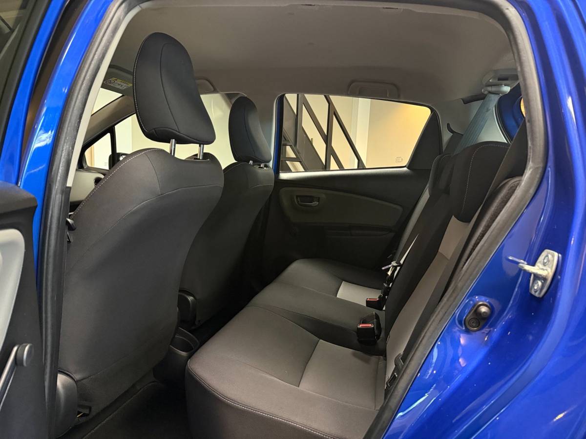 Toyota Yaris Toyota Yaris 1.0 VVT-i Aspiration *2de Eigenaar* Camera|Cruise|BT|Climate|Lane-Assist|All-seasons|NAP