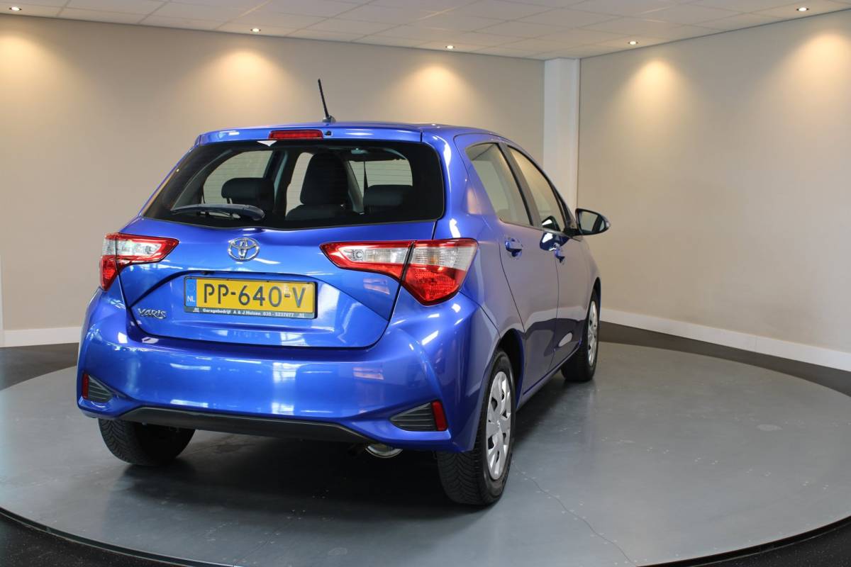 Toyota Yaris Toyota Yaris 1.0 VVT-i Aspiration *2de Eigenaar* Camera|Cruise|BT|Climate|Lane-Assist|All-seasons|NAP