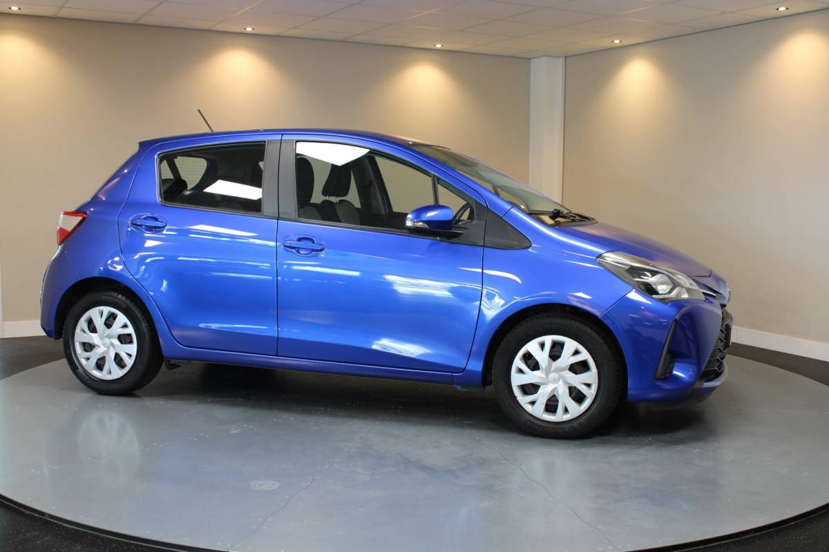 Toyota Yaris Toyota Yaris 1.0 VVT-i Aspiration *2de Eigenaar* Camera|Cruise|BT|Climate|Lane-Assist|All-seasons|NAP