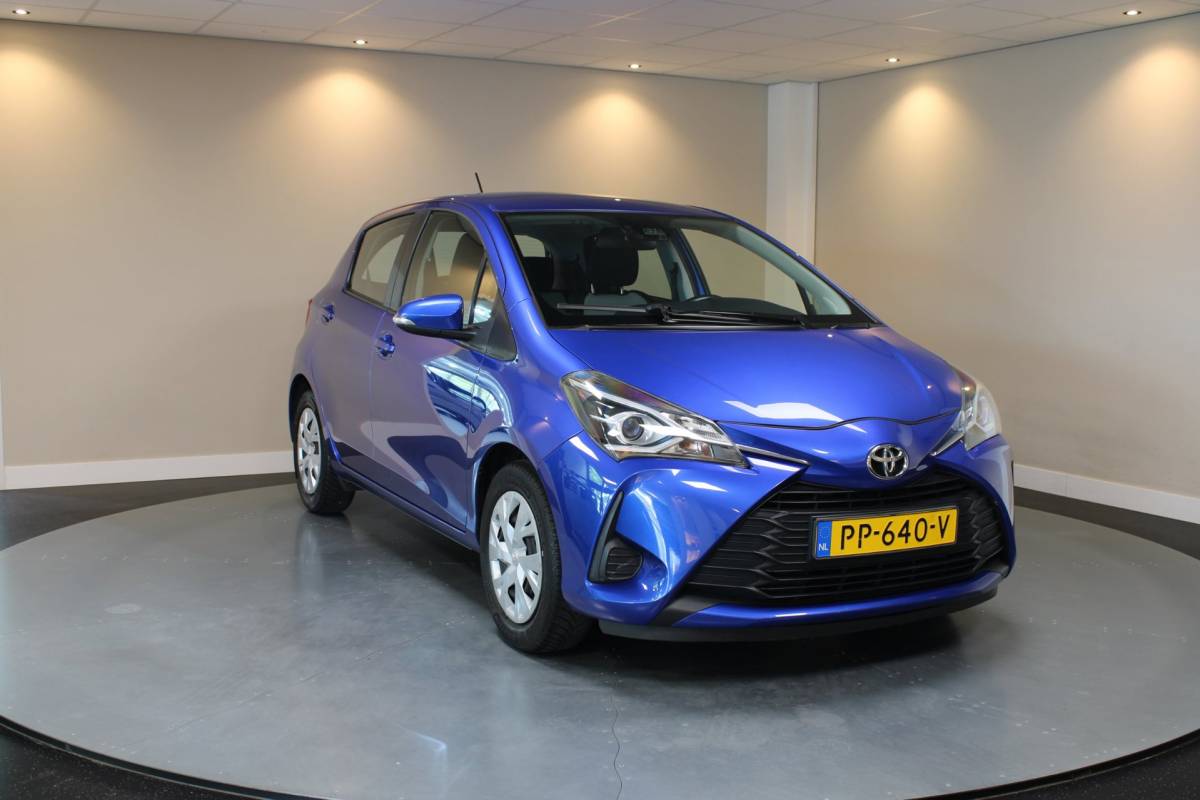 Toyota Yaris Toyota Yaris 1.0 VVT-i Aspiration *2de Eigenaar* Camera|Cruise|BT|Climate|Lane-Assist|All-seasons|NAP