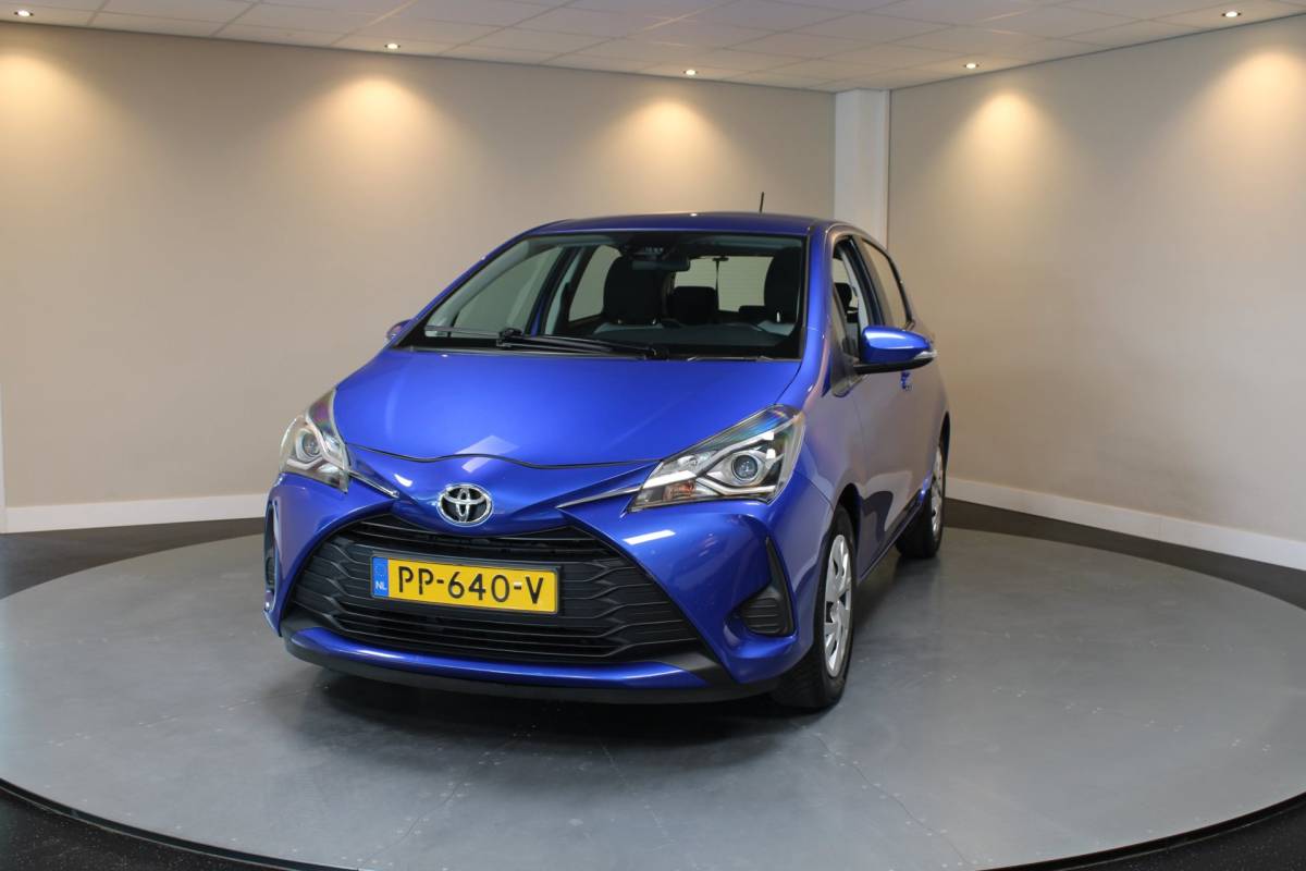 Toyota Yaris Toyota Yaris 1.0 VVT-i Aspiration *2de Eigenaar* Camera|Cruise|BT|Climate|Lane-Assist|All-seasons|NAP