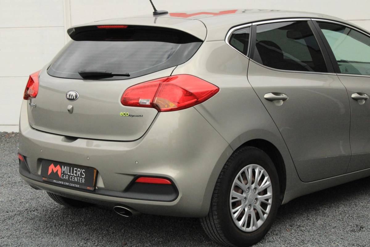 Kia cee'd Kia cee’d 1.6 GDI Business Pack Camera Cruise Navi Bluetooth Clima