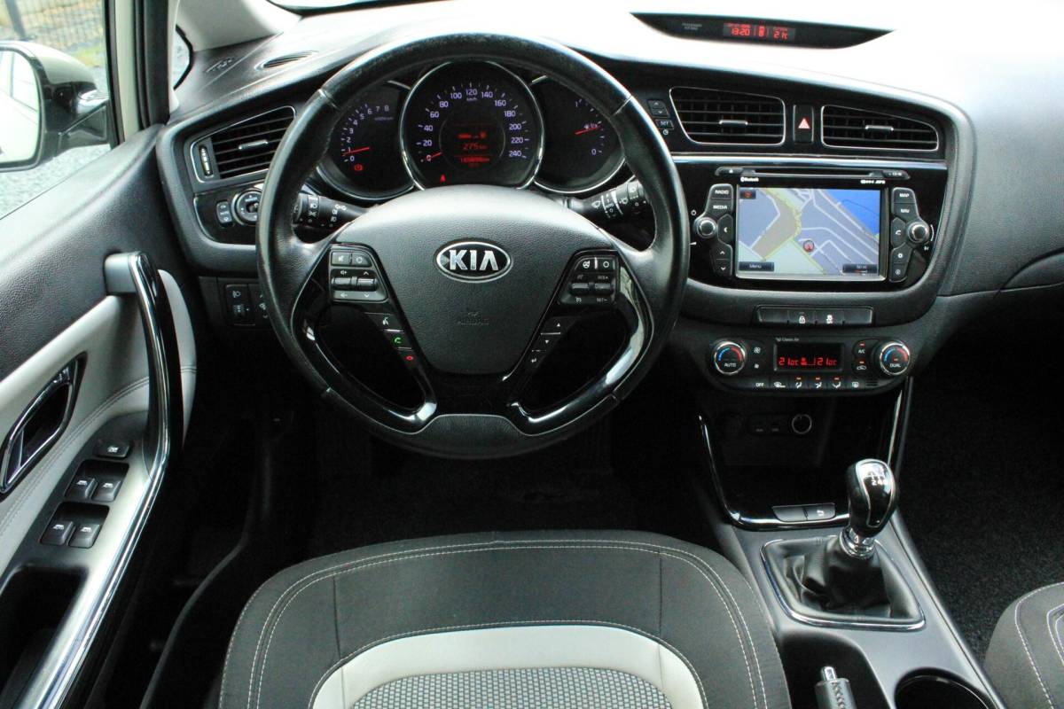 Kia cee'd Kia cee’d 1.6 GDI Business Pack Camera Cruise Navi Bluetooth Clima