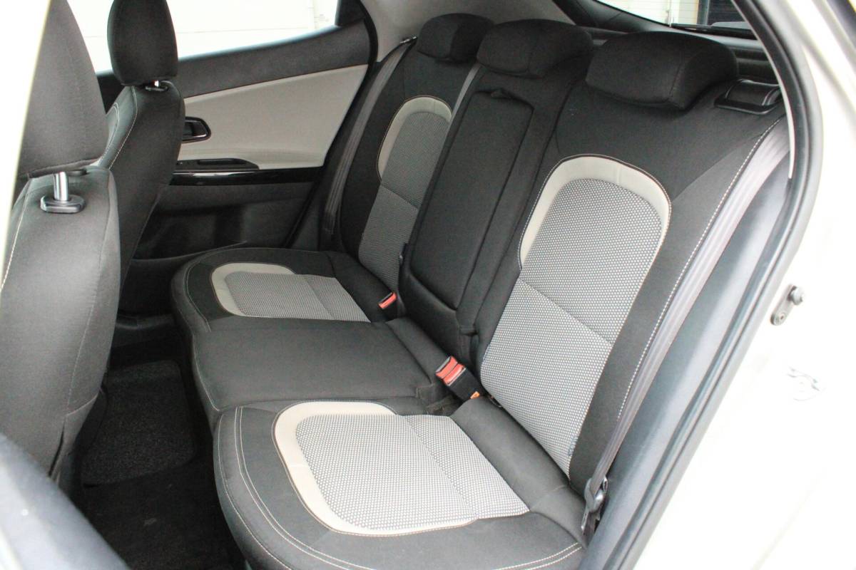 Kia cee'd Kia cee’d 1.6 GDI Business Pack Camera Cruise Navi Bluetooth Clima