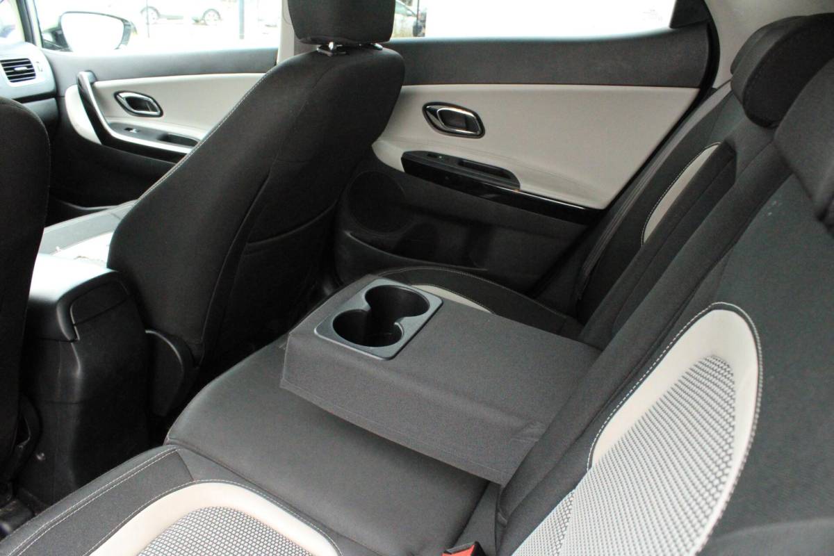 Kia cee'd Kia cee’d 1.6 GDI Business Pack Camera Cruise Navi Bluetooth Clima