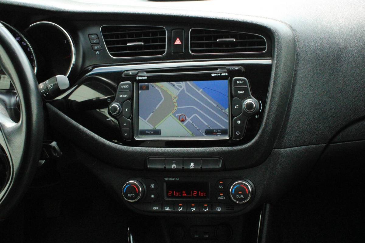 Kia cee'd Kia cee’d 1.6 GDI Business Pack Camera Cruise Navi Bluetooth Clima