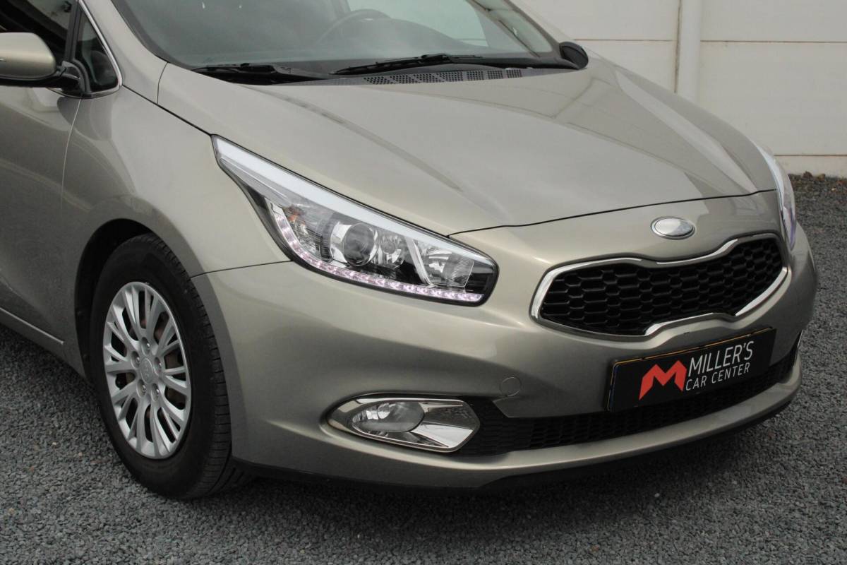 Kia cee'd Kia cee’d 1.6 GDI Business Pack Camera Cruise Navi Bluetooth Clima