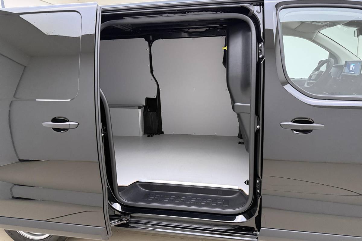 Citroën ë-Jumpy Citroen ë-Jumpy L3 136 75 kWh DEMO | € 11.400 MKB Korting | Navigatie | Laadruimte Pakket | Comfort Scheidingswand