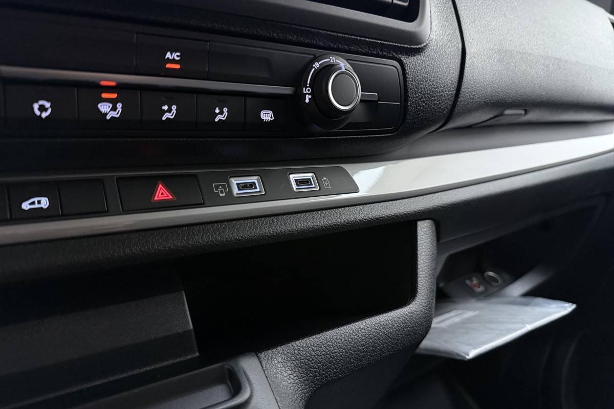 Citroën ë-Jumpy Citroen ë-Jumpy L3 136 75 kWh DEMO | € 11.400 MKB Korting | Navigatie | Laadruimte Pakket | Comfort Scheidingswand