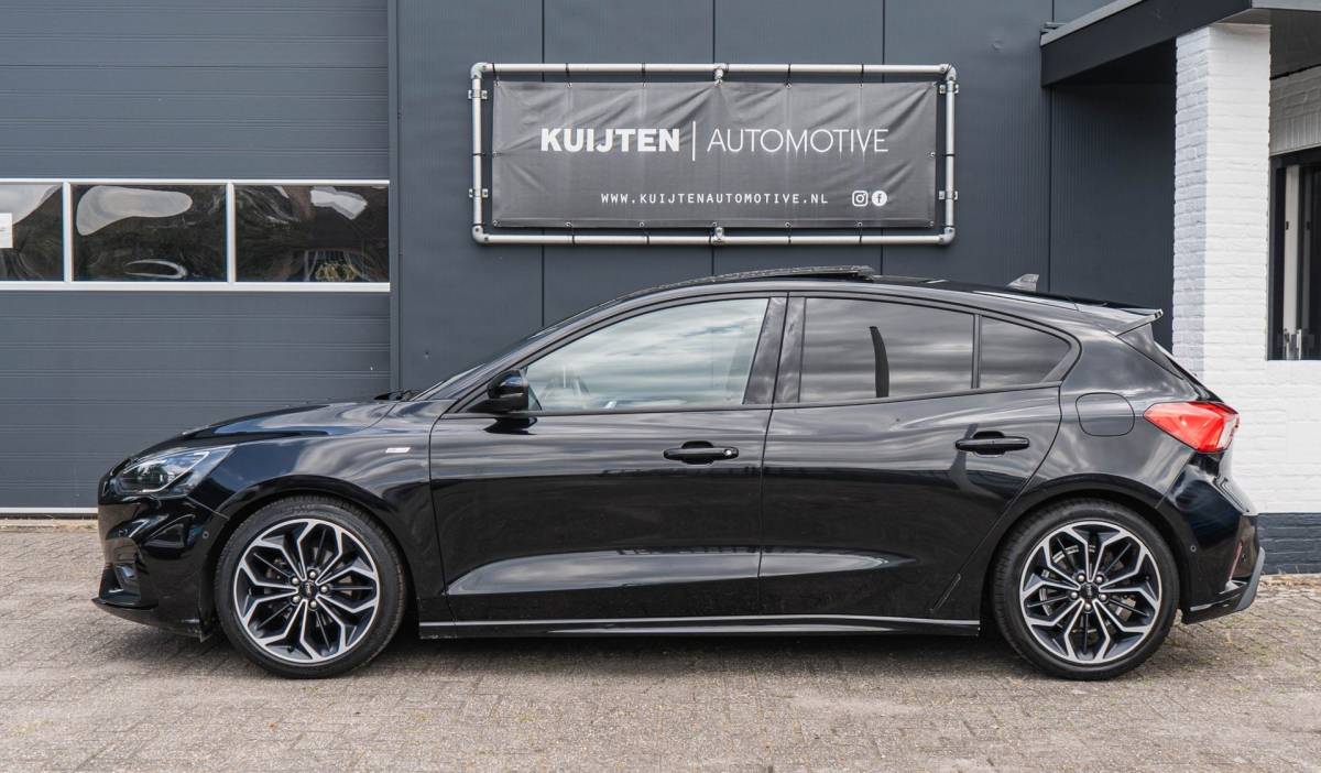 Ford Focus Ford Focus 1.0 EcoBoost ST Line / LED / Pano / HUD / Leder / VOL!