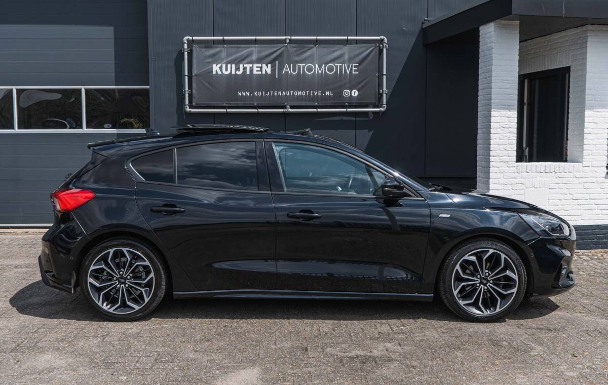 Ford Focus Ford Focus 1.0 EcoBoost ST Line / LED / Pano / HUD / Leder / VOL!
