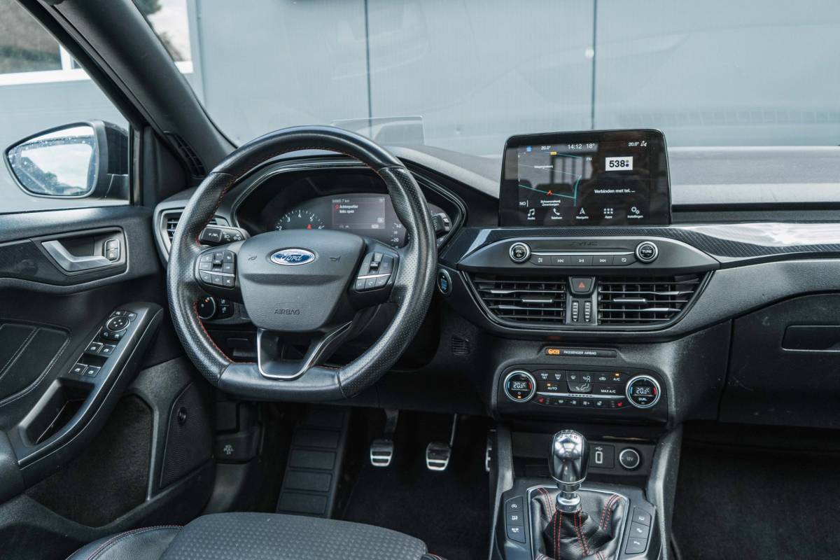 Ford Focus Ford Focus 1.0 EcoBoost ST Line / LED / Pano / HUD / Leder / VOL!