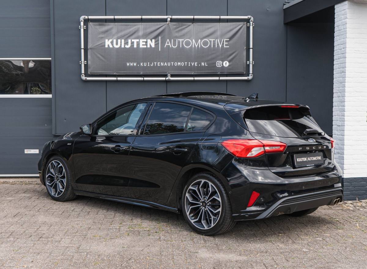 Ford Focus Ford Focus 1.0 EcoBoost ST Line / LED / Pano / HUD / Leder / VOL!