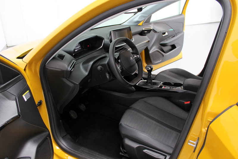 Peugeot 208 Peugeot 208 1.2 PureTech Allure 101PK, RIJKLAAR | DEELS LEER | CARPLAY | CLIMATE CONTROLE | CRUISE CONTROLE | PARKEERSENSOREN