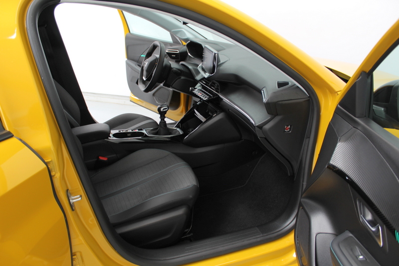 Peugeot 208 Peugeot 208 1.2 PureTech Allure 101PK, RIJKLAAR | DEELS LEER | CARPLAY | CLIMATE CONTROLE | CRUISE CONTROLE | PARKEERSENSOREN