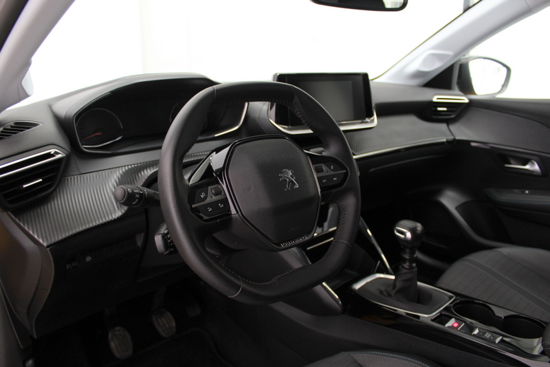 Peugeot 208 Peugeot 208 1.2 PureTech Allure 101PK, RIJKLAAR | DEELS LEER | CARPLAY | CLIMATE CONTROLE | CRUISE CONTROLE | PARKEERSENSOREN