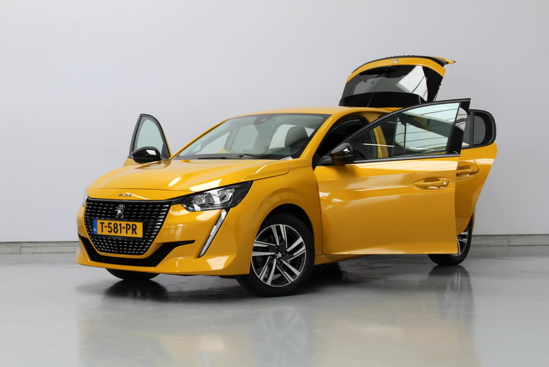 Peugeot 208 Peugeot 208 1.2 PureTech Allure 101PK, RIJKLAAR | DEELS LEER | CARPLAY | CLIMATE CONTROLE | CRUISE CONTROLE | PARKEERSENSOREN