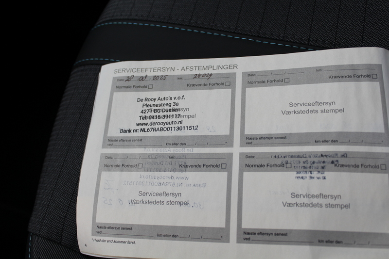 Peugeot 208 Peugeot 208 1.2 PureTech Allure 101PK, RIJKLAAR | DEELS LEER | CARPLAY | CLIMATE CONTROLE | CRUISE CONTROLE | PARKEERSENSOREN