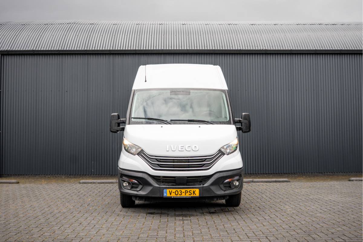 Iveco Daily Iveco Daily 35S18 175 PK 3.0 Liter! | Automaat | 3.500 KG trekgewicht | Camera | Cruise | Airco | Trekhaak | 3-Zits