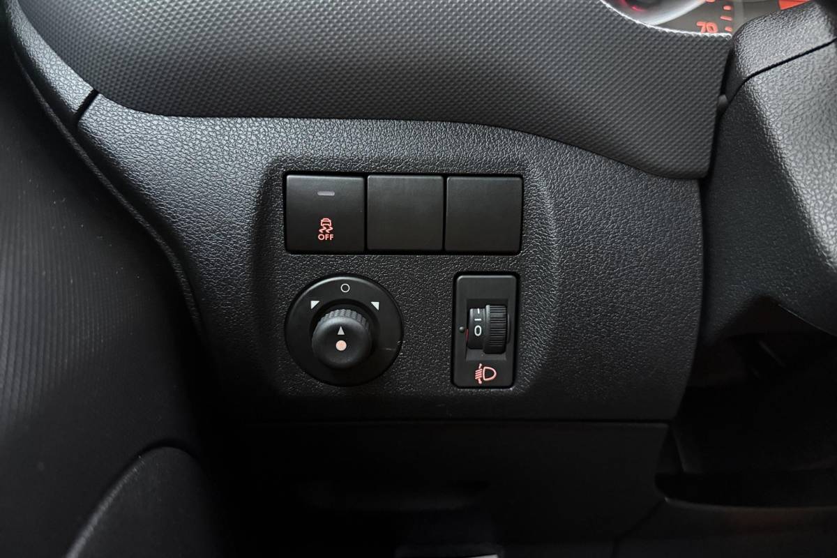 Peugeot Partner Peugeot Partner 120 1.6 HDi 75 L1 XR | Trekhaak | Airco | Centrale deurvergrendeling | Twee-zits bijrijdersbank | Nette auto