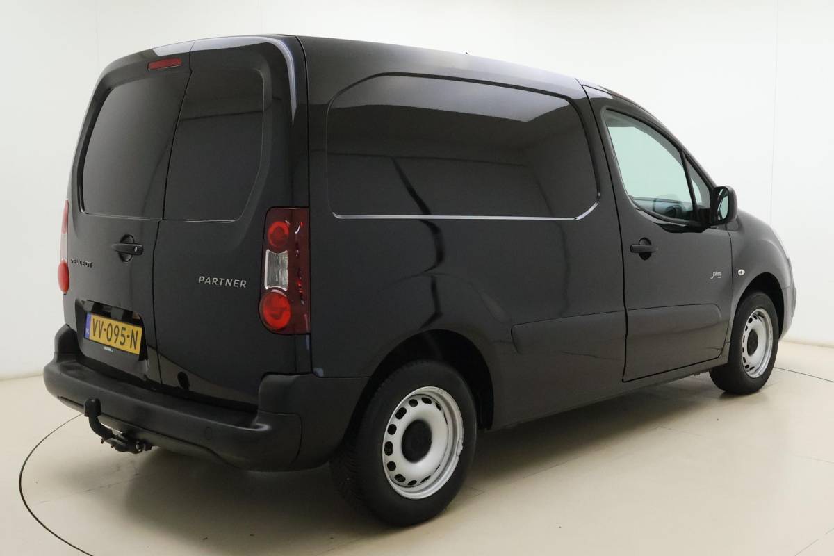 Peugeot Partner Peugeot Partner 120 1.6 HDi 75 L1 XR | Trekhaak | Airco | Centrale deurvergrendeling | Twee-zits bijrijdersbank | Nette auto