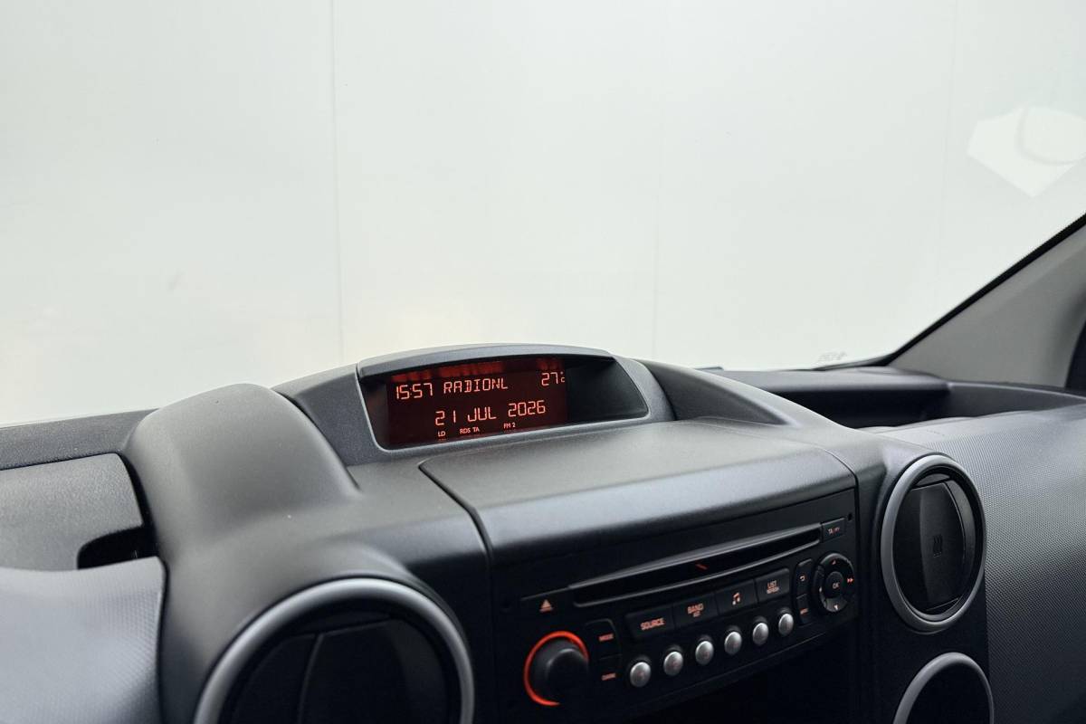 Peugeot Partner Peugeot Partner 120 1.6 HDi 75 L1 XR | Trekhaak | Airco | Centrale deurvergrendeling | Twee-zits bijrijdersbank | Nette auto
