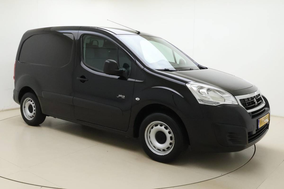 Peugeot Partner Peugeot Partner 120 1.6 HDi 75 L1 XR | Trekhaak | Airco | Centrale deurvergrendeling | Twee-zits bijrijdersbank | Nette auto