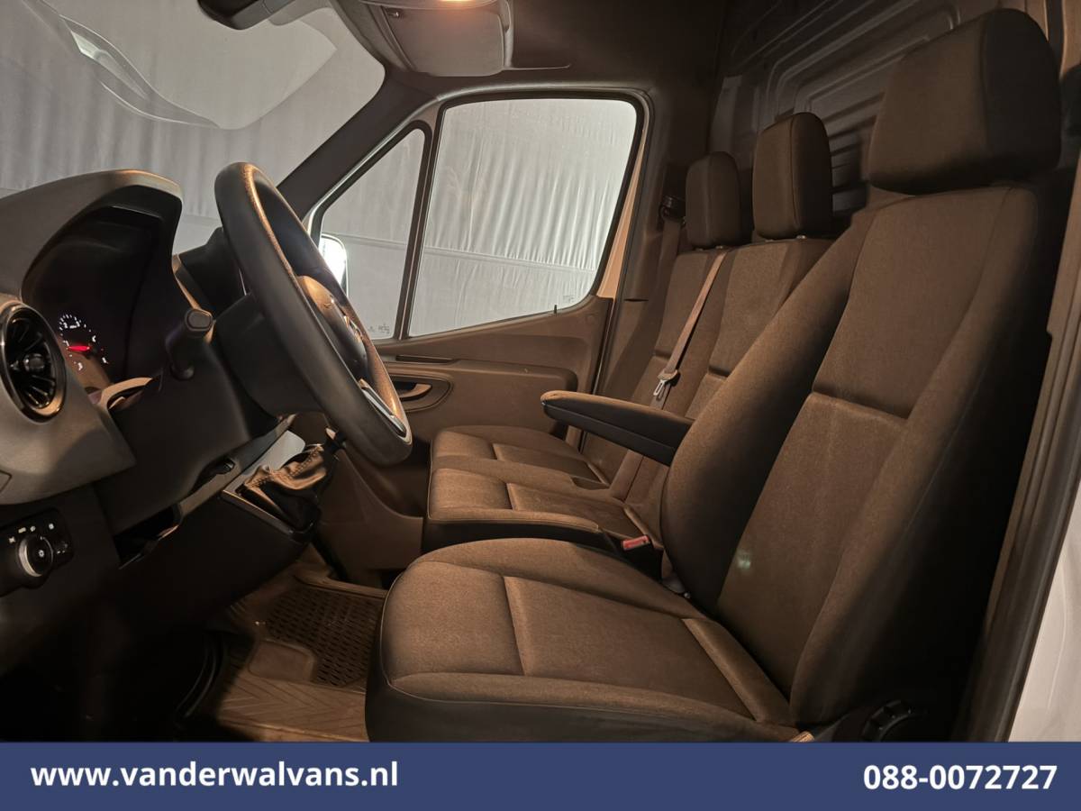 Mercedes-Benz Sprinter Mercedes-Benz Sprinter 315 CDI 150pk L2H2 Euro6 Airco | Camera | Apple Carplay | Android Auto Parkeersensoren, 270 Graden Achterdeuren, Bijrijdersbank
