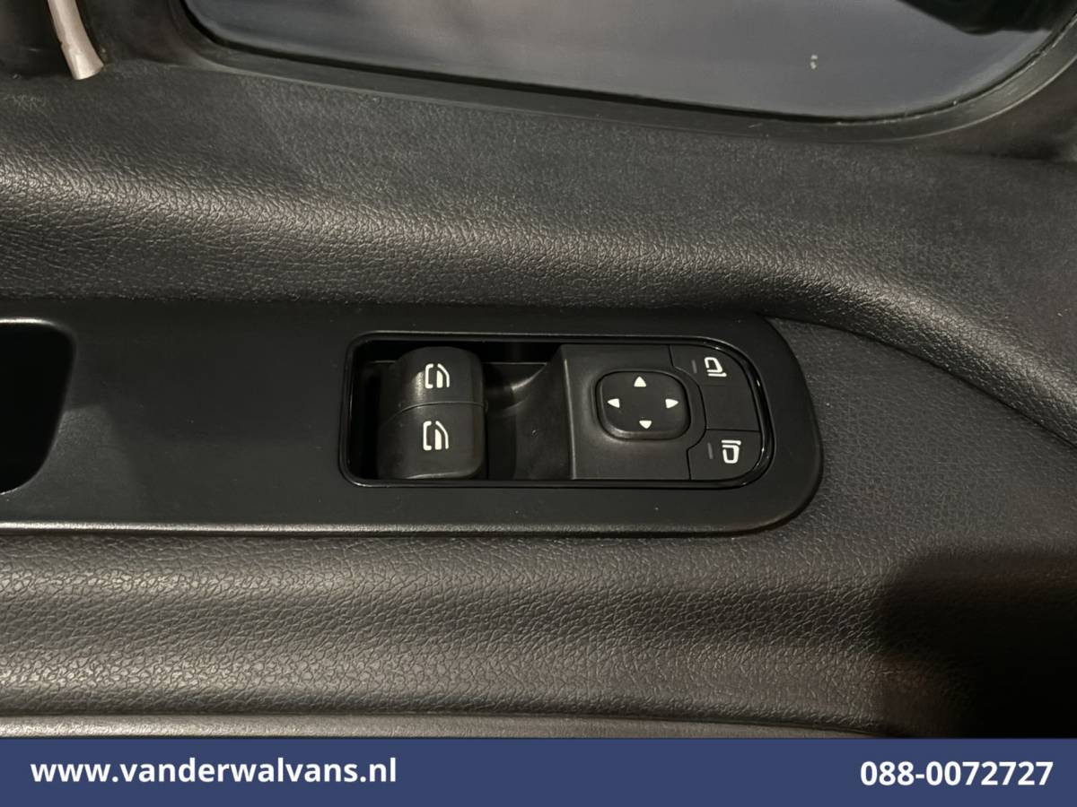 Mercedes-Benz Sprinter Mercedes-Benz Sprinter 315 CDI 150pk L2H2 Euro6 Airco | Camera | Apple Carplay | Android Auto Parkeersensoren, 270 Graden Achterdeuren, Bijrijdersbank
