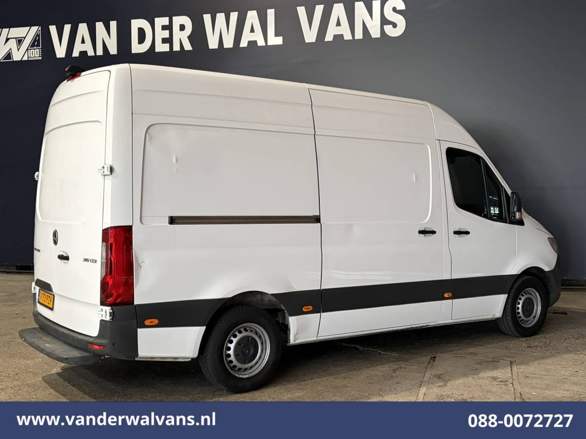 Mercedes-Benz Sprinter Mercedes-Benz Sprinter 315 CDI 150pk L2H2 Euro6 Airco | Camera | Apple Carplay | Android Auto Parkeersensoren, 270 Graden Achterdeuren, Bijrijdersbank