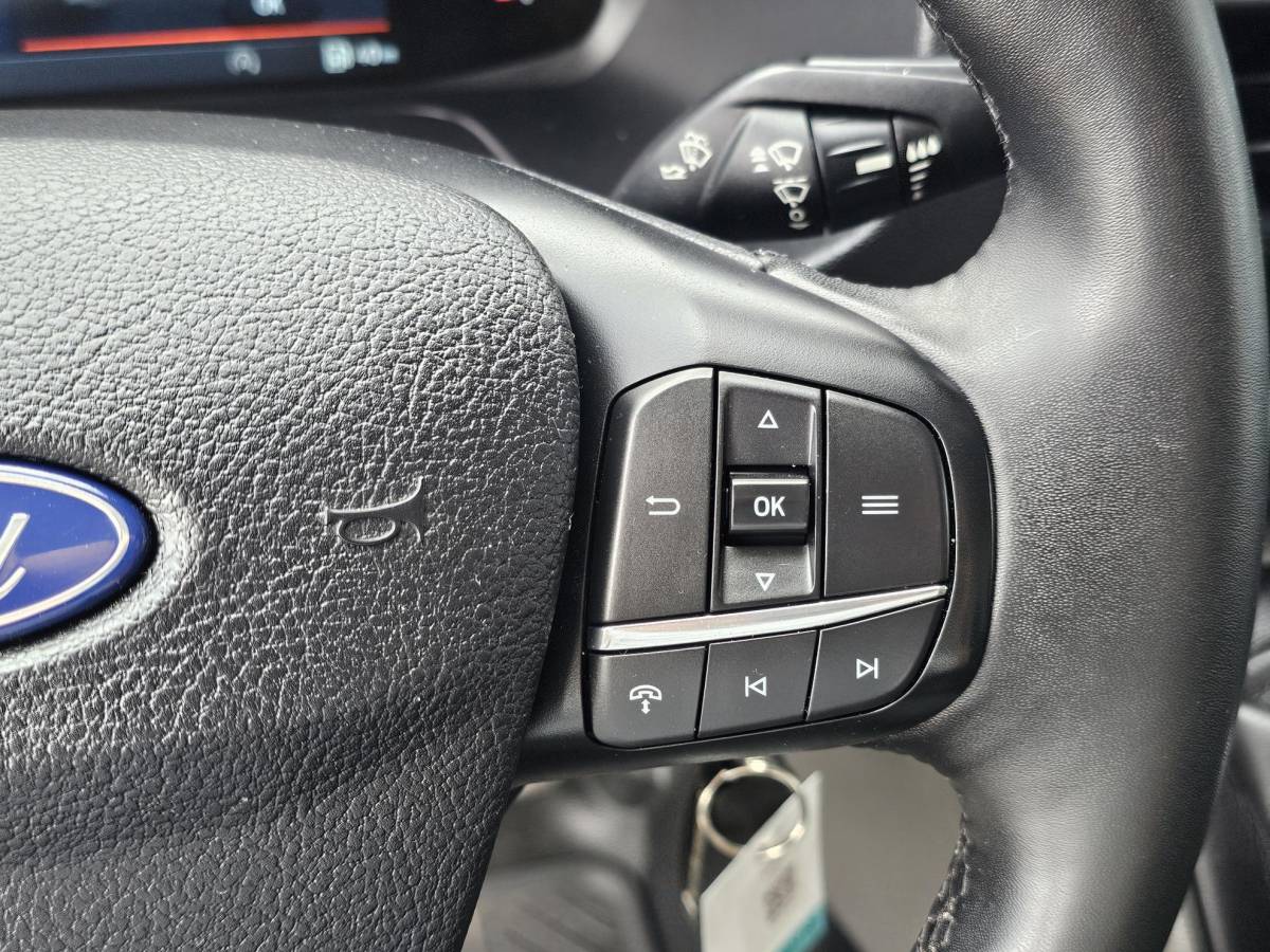 Ford Transit Ford Transit 310 2.0 TDCI L2H2 Trend Achteruitrijcamera | Betimmerde Laadruimte | Trekhaak | Airco | Navigatie | Adaptieve Cruise Control | Stoelverwarming etc.