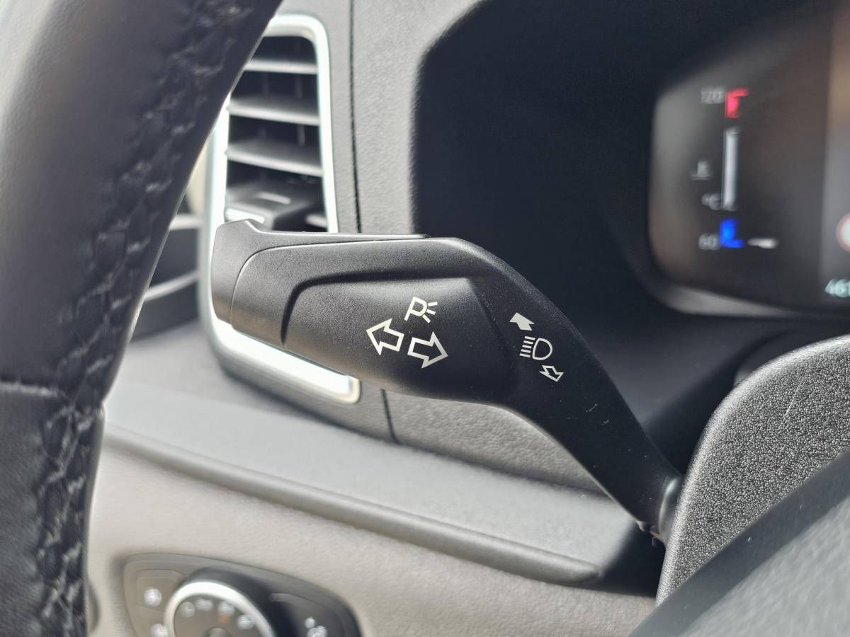 Ford Transit Ford Transit 310 2.0 TDCI L2H2 Trend Achteruitrijcamera | Betimmerde Laadruimte | Trekhaak | Airco | Navigatie | Adaptieve Cruise Control | Stoelverwarming etc.