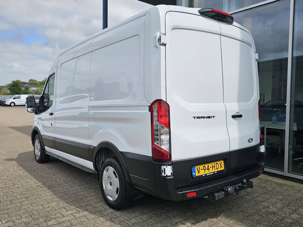 Ford Transit Ford Transit 310 2.0 TDCI L2H2 Trend Achteruitrijcamera | Betimmerde Laadruimte | Trekhaak | Airco | Navigatie | Adaptieve Cruise Control | Stoelverwarming etc.