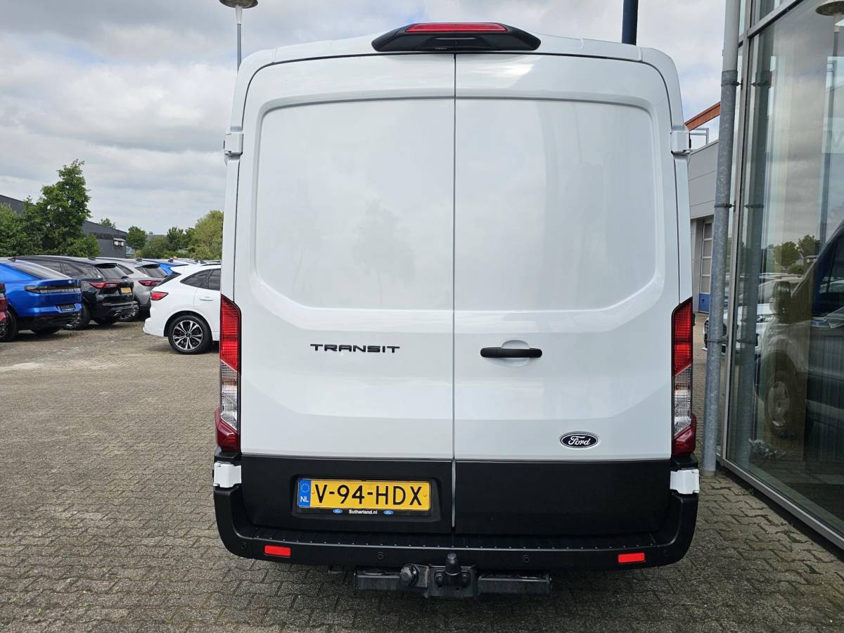 Ford Transit Ford Transit 310 2.0 TDCI L2H2 Trend Achteruitrijcamera | Betimmerde Laadruimte | Trekhaak | Airco | Navigatie | Adaptieve Cruise Control | Stoelverwarming etc.
