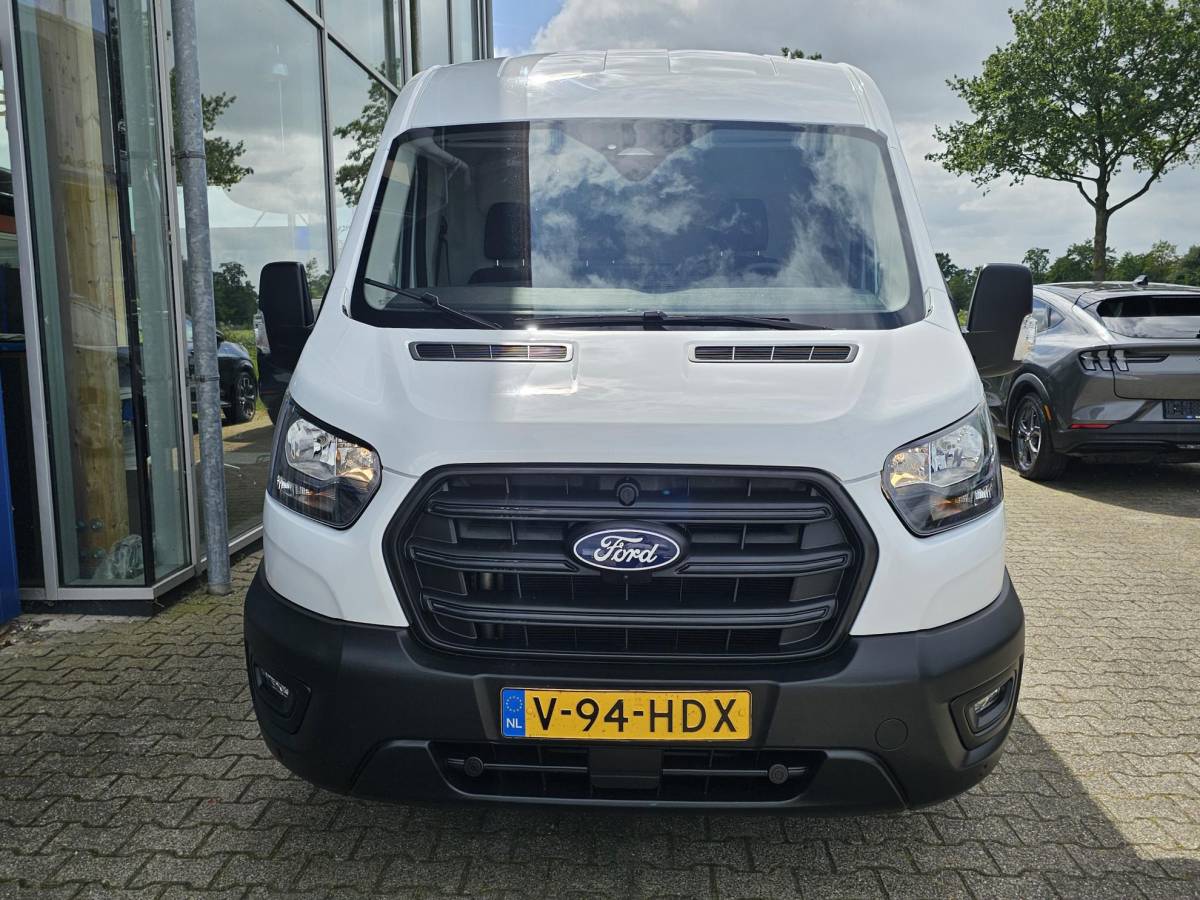 Ford Transit Ford Transit 310 2.0 TDCI L2H2 Trend Achteruitrijcamera | Betimmerde Laadruimte | Trekhaak | Airco | Navigatie | Adaptieve Cruise Control | Stoelverwarming etc.