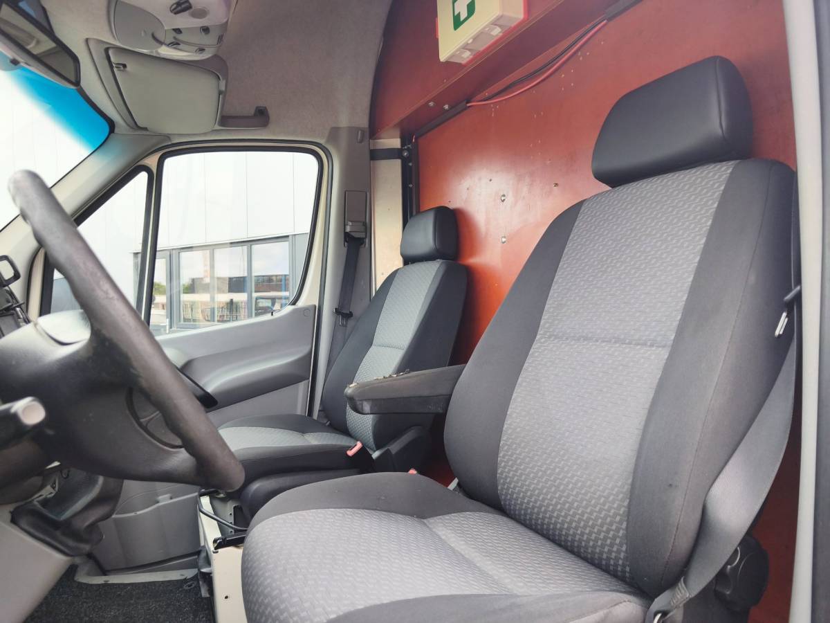 Volkswagen Crafter Volkswagen Crafter 2.0TDI MARGE CRUISE AIRCO 3500KG TREKHAAK L2H2