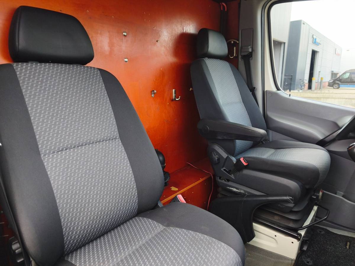Volkswagen Crafter Volkswagen Crafter 2.0TDI MARGE CRUISE AIRCO 3500KG TREKHAAK L2H2