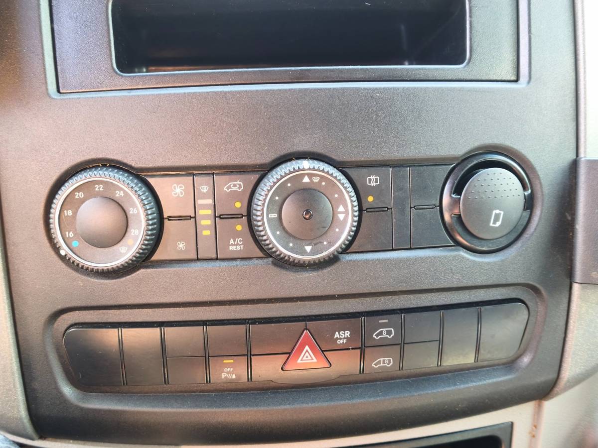 Volkswagen Crafter Volkswagen Crafter 2.0TDI MARGE CRUISE AIRCO 3500KG TREKHAAK L2H2