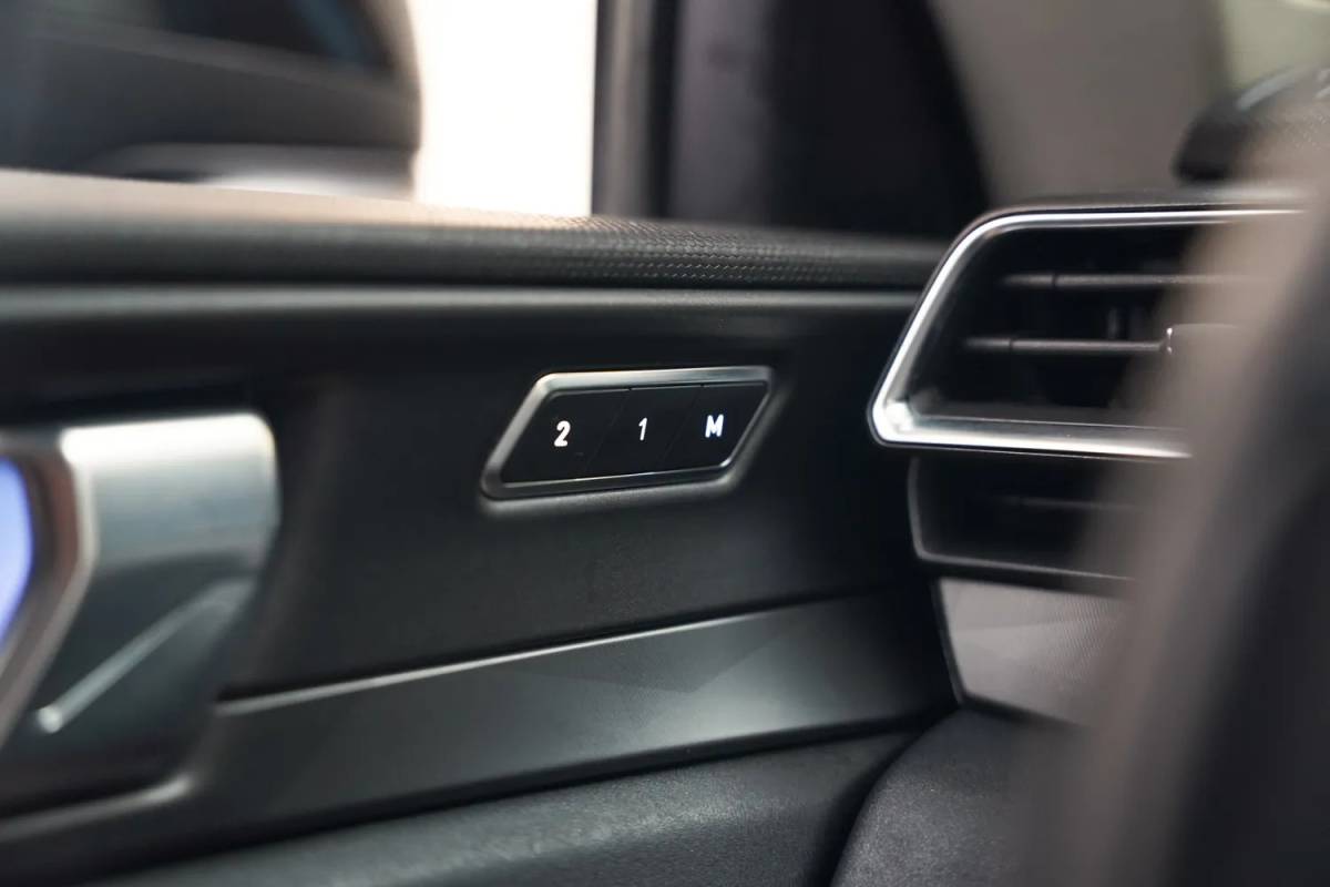 Lynk & Co 01 Lynk & Co 01 1.5 PHEV [ Panorama Navi 360°-Camera Keyless ]
