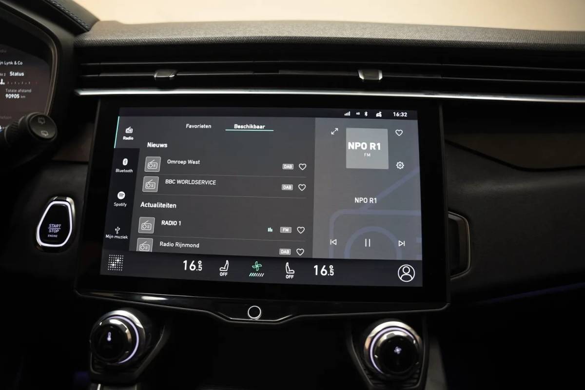 Lynk & Co 01 Lynk & Co 01 1.5 PHEV [ Panorama Navi 360°-Camera Keyless ]