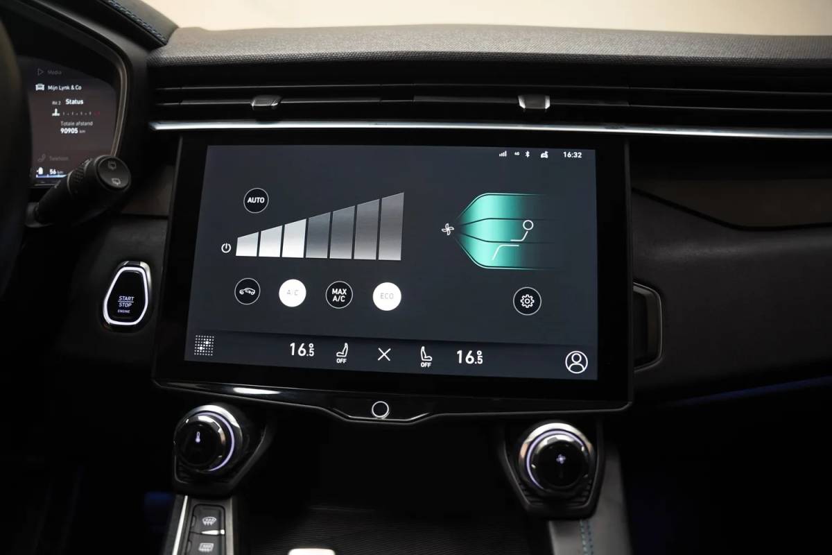 Lynk & Co 01 Lynk & Co 01 1.5 PHEV [ Panorama Navi 360°-Camera Keyless ]