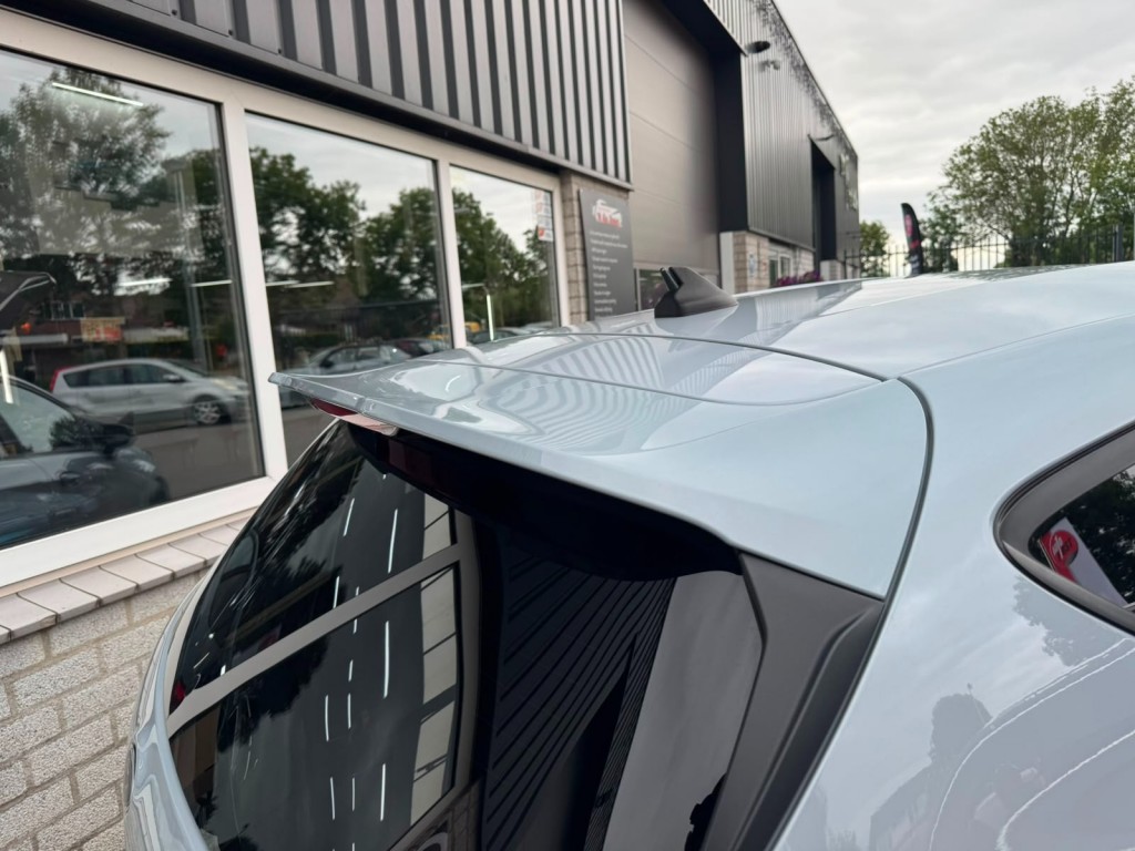 Ford Fiesta Ford Fiesta 1.5 ECOB. ST-3, Revo KW V3 Recaro Carplay Winterpack B&O Deurbeschermers