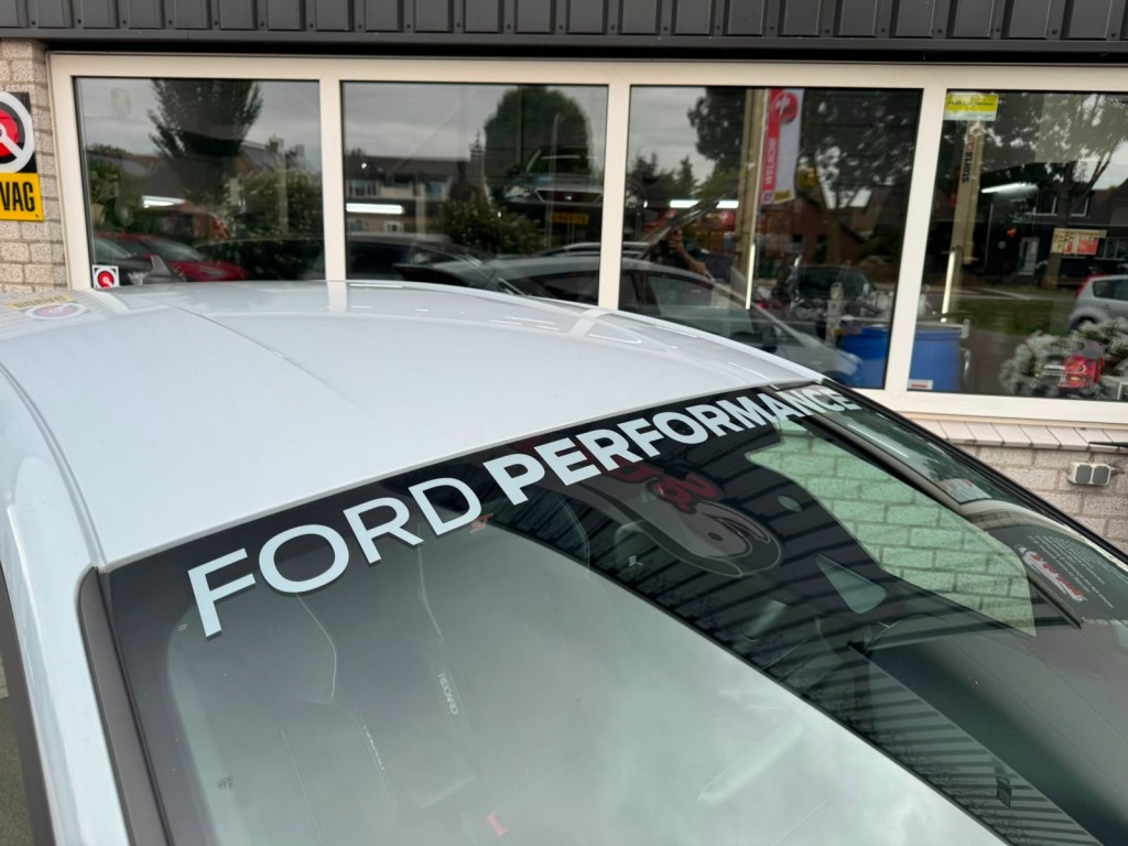 Ford Fiesta Ford Fiesta 1.5 ECOB. ST-3, Revo KW V3 Recaro Carplay Winterpack B&O Deurbeschermers