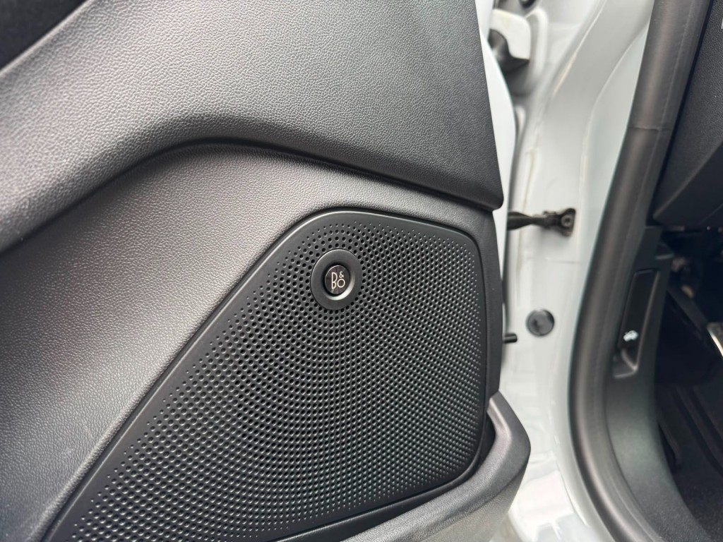 Ford Fiesta Ford Fiesta 1.5 ECOB. ST-3, Revo KW V3 Recaro Carplay Winterpack B&O Deurbeschermers