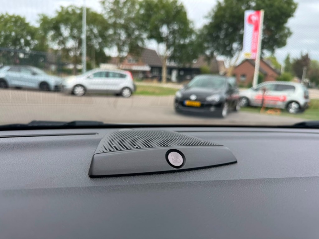 Ford Fiesta Ford Fiesta 1.5 ECOB. ST-3, Revo KW V3 Recaro Carplay Winterpack B&O Deurbeschermers